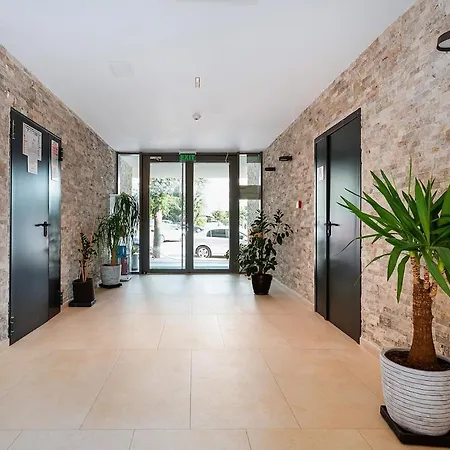 Amaris Aparthotel Апартаменти