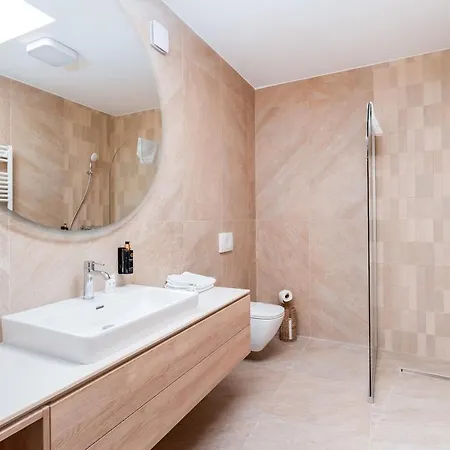 Апартаменти Amaris Aparthotel *