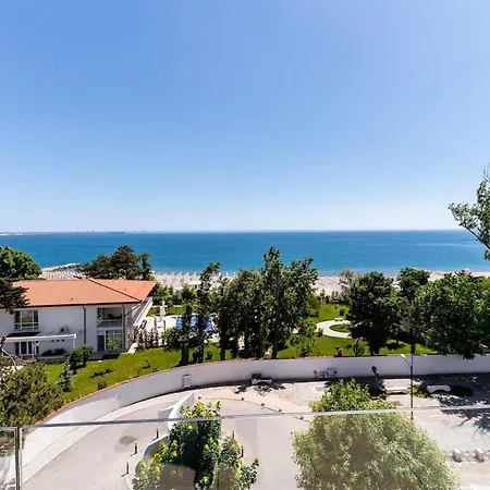 Amaris Aparthotel Апартаменти