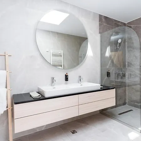 Amaris Aparthotel Апартаменти