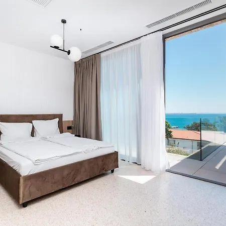 Amaris Aparthotel Апартаменти